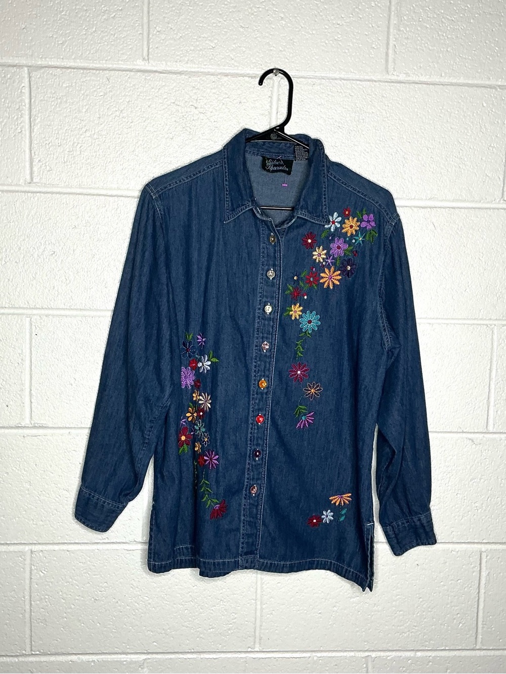 < Vintage Silver Threads Amazing Floral Embroidered Denim Button Down >